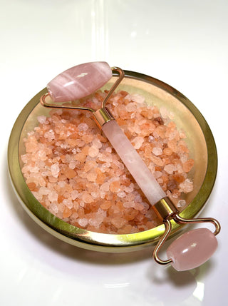 Rose Quartz Face Massage Roller - Flushes Out Toxins And Induces Lymphatic Drainage