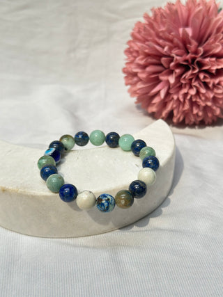 Pisces : Calm and witty -This Mixel consists of Azurite & Lapiz Lazuli Crystal beads that cleanses and purifies the aura and brings the subtle energy body into balance